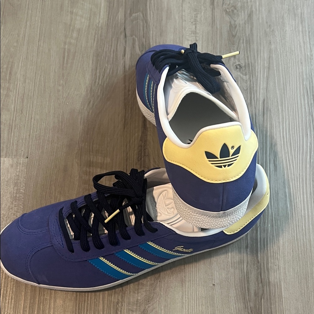 Adidas Men's Blue and Yellow Sneakers